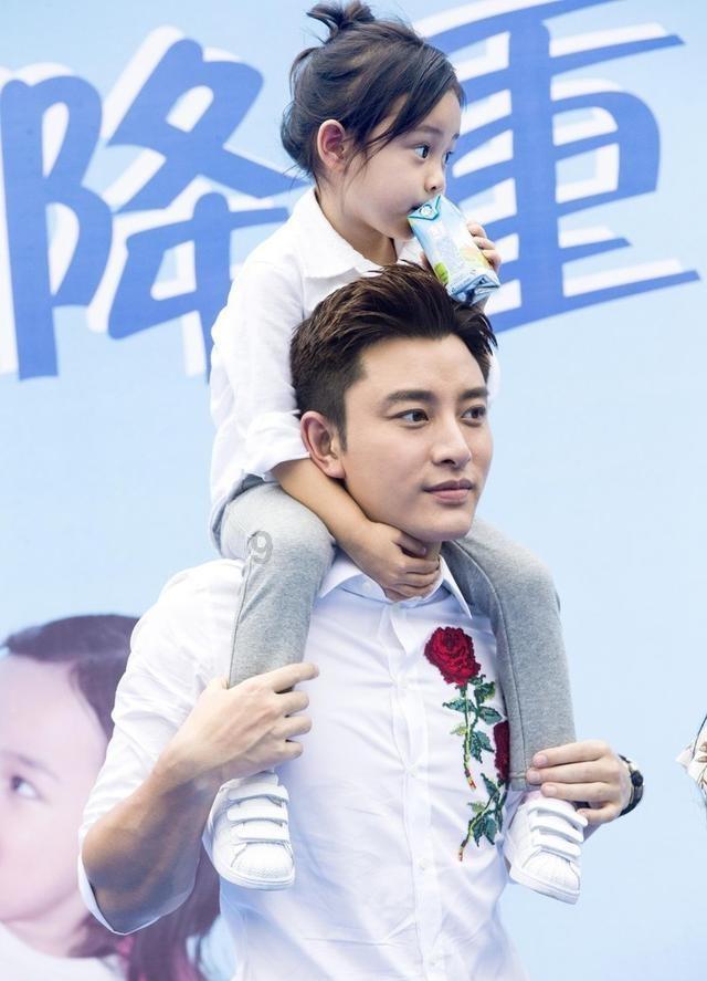 新闻联播结束后,为什么要播放主持人收稿子的画面,究竟是什么原因?-最专业的58问答平台!